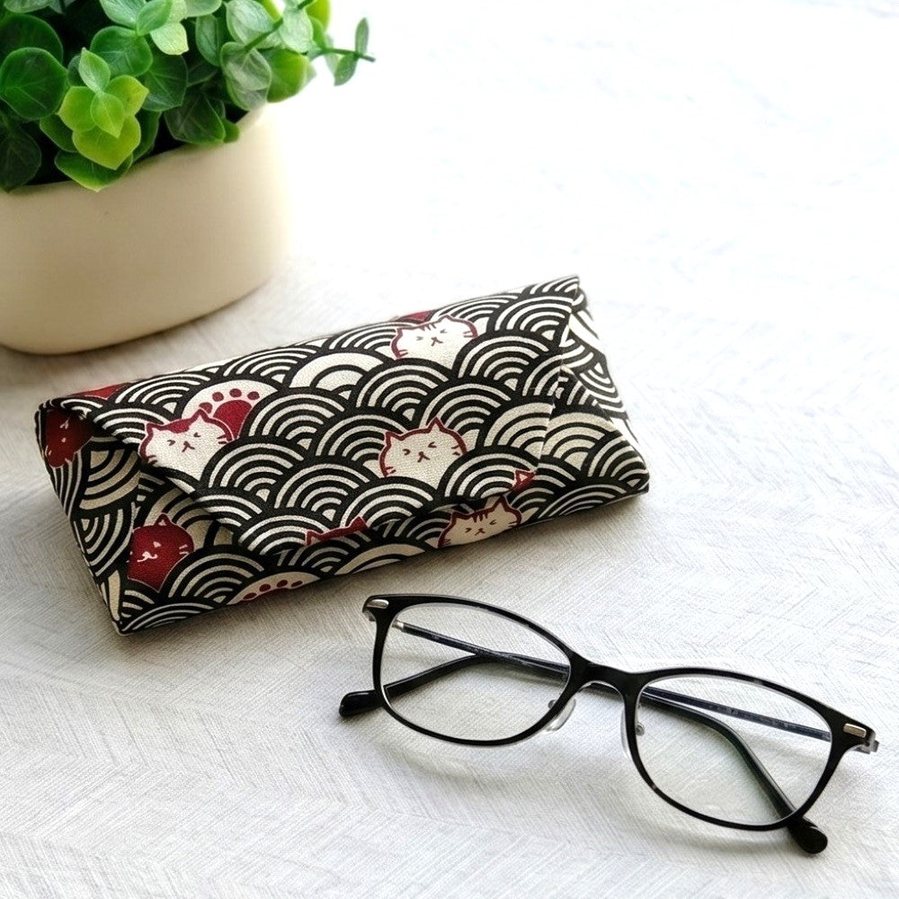 Nami Japanese wave cat glasses case in Black Wave black seigaiha print — MonBebe Singapore