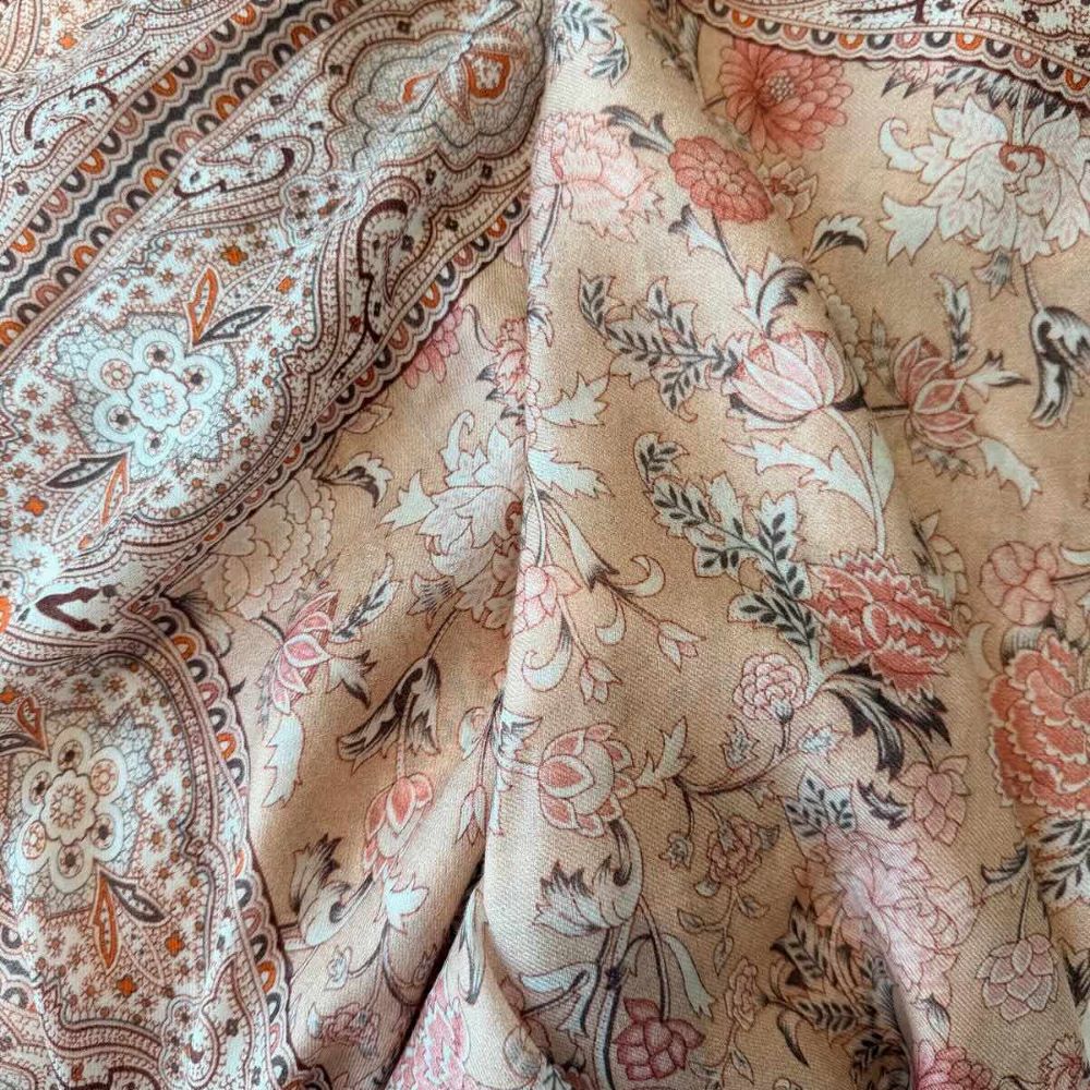 Close-up Fiora lightweight wool scarf with paisley and floral print — MonBebe Singapore