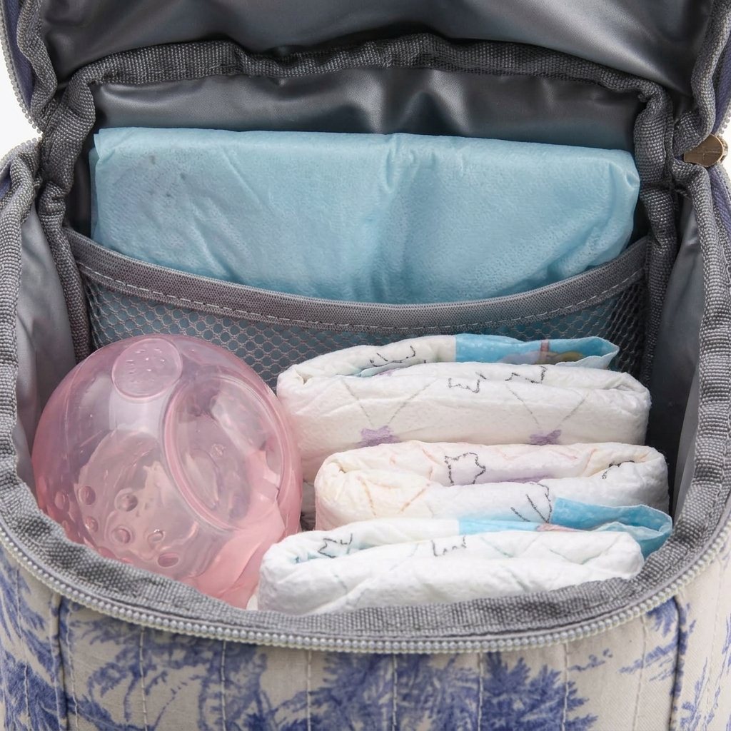 Inside the Colette lunch bag, showing the netted pocket and bottle, MonBebe Singapore